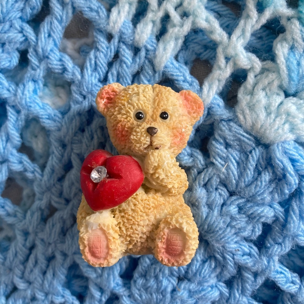 Cute Vintage Bear holding Heart